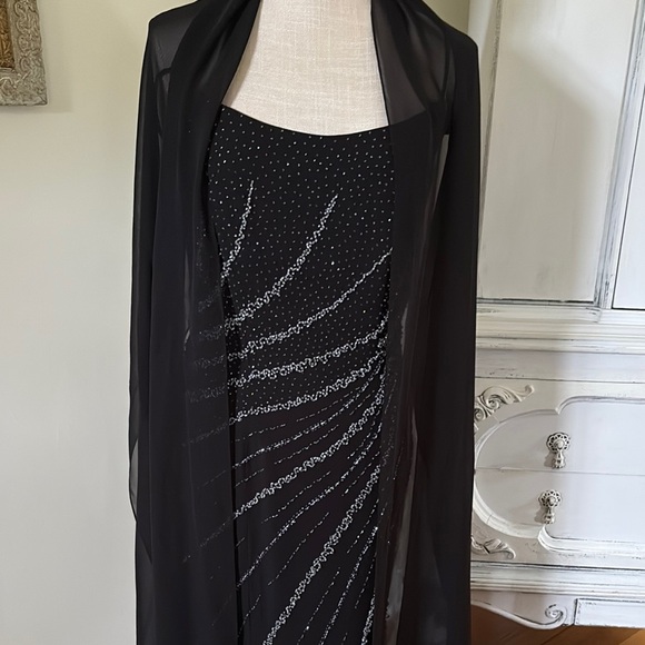 Dresses & Skirts - Elegant Black Evening Dress with Sheer Shawl